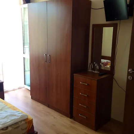 Casa de hóspedes Natali 2*