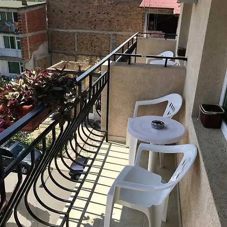 натали Приморско