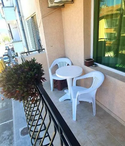 Natali ゲストハウス 2*